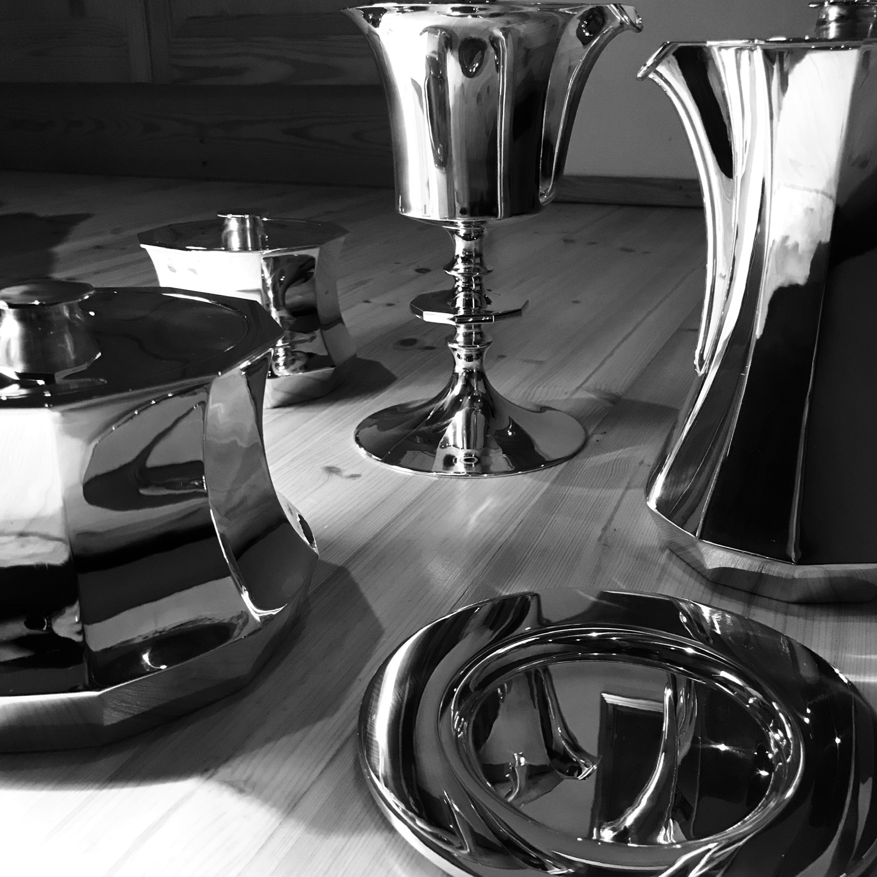 Temppeliaukion kirkon ehtoolliskaluston lisäosat